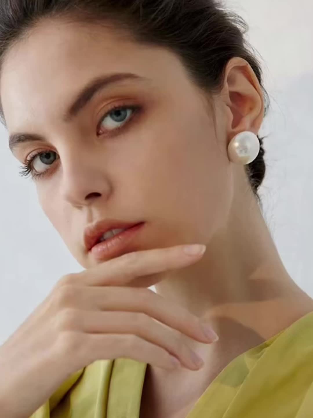 Céleste | Vintage Large Faux Pearl Stud Earrings