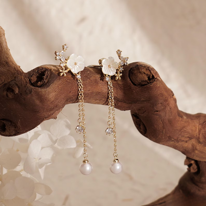 Fleuria Pearl Earrings