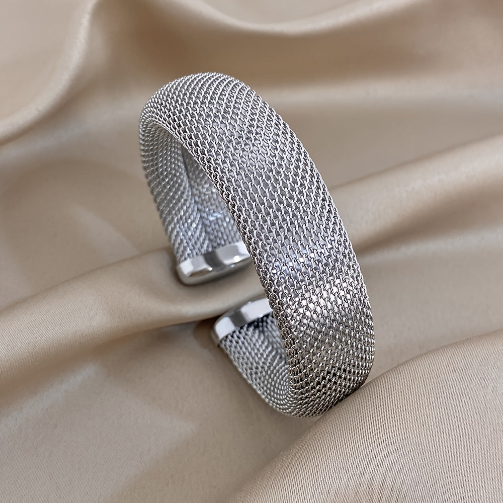 Cassia | 8K Golden Plated Metal Bracelet