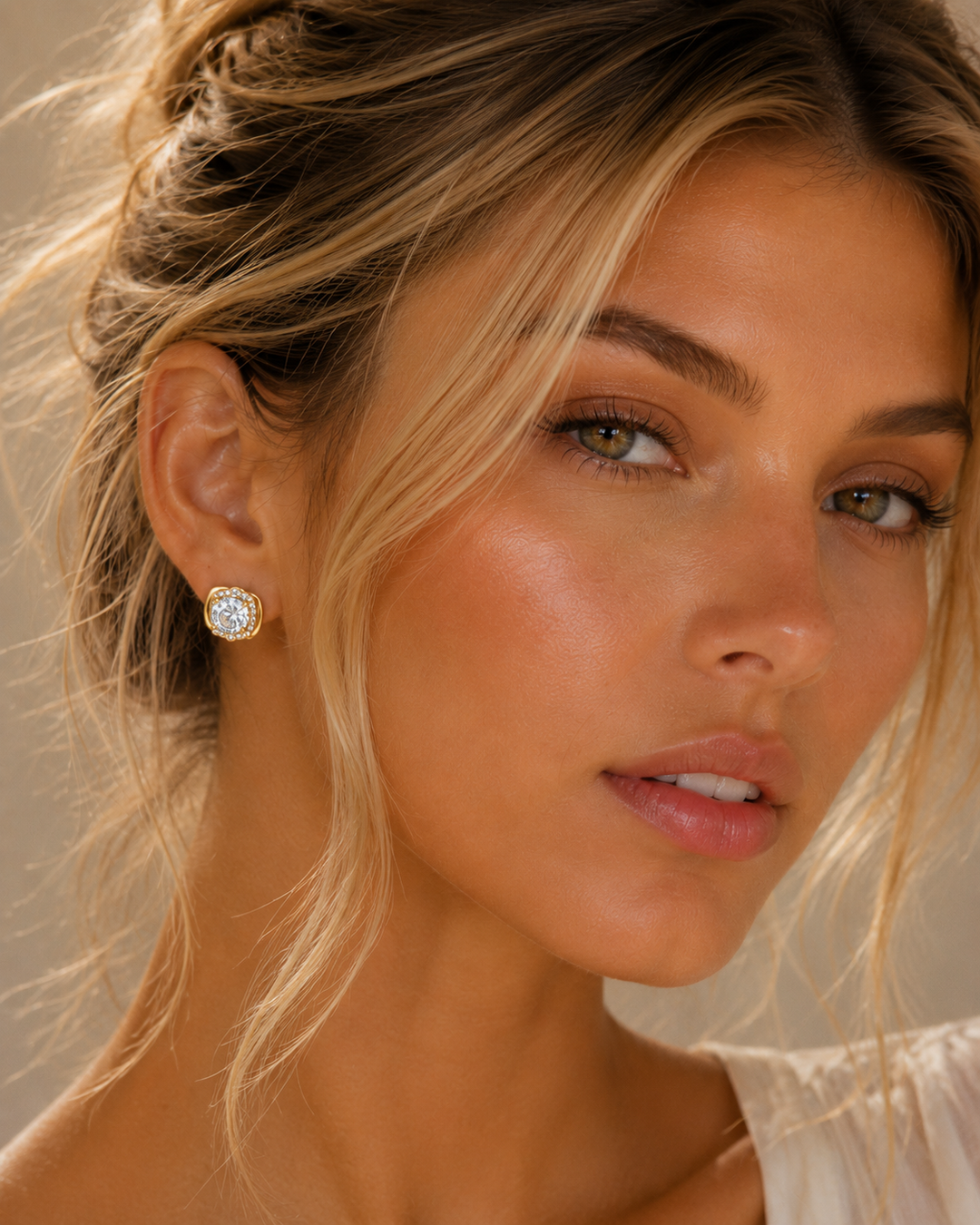 Clematis | Dazzling Halo Studs