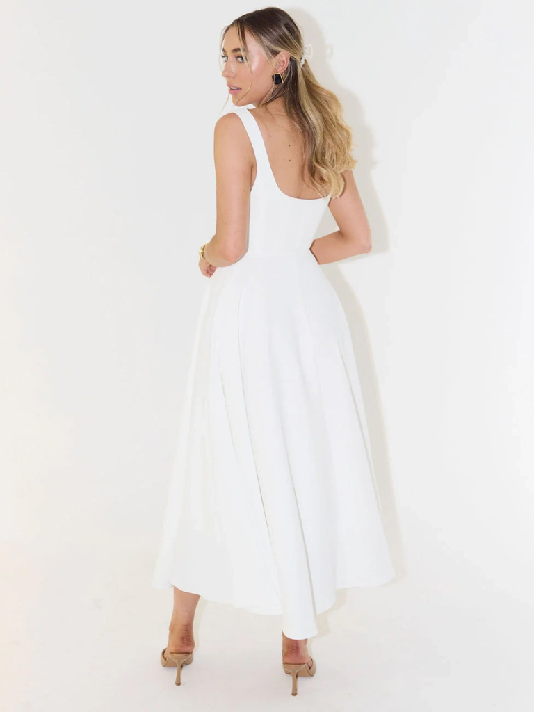 Elegant Midi Dress with Romantic Line