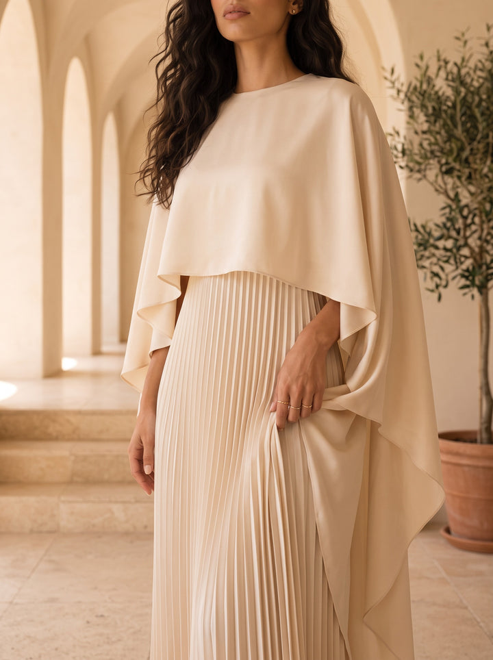 Adrienne – Cream, close-up