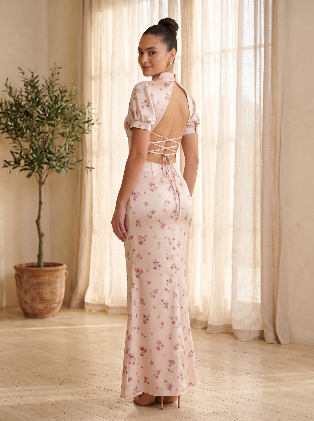 Annika – Pink, back with lace-up ties