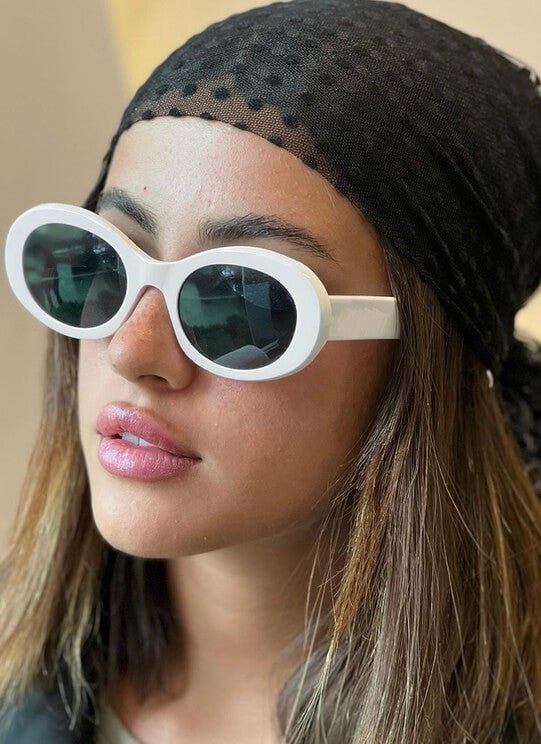 Branwen | Chic Retro Sunglasses in first_variant_option1 | Elegant Women&