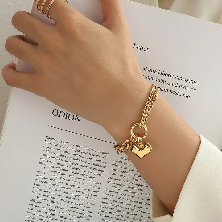 Carly | Classic Heart Bracelet in first_variant_option1 | Elegant Women&