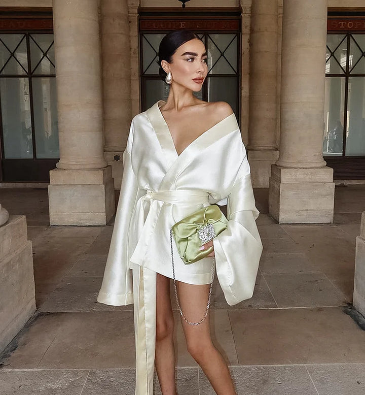 Satijnen extreem lange kimonojurk met riem