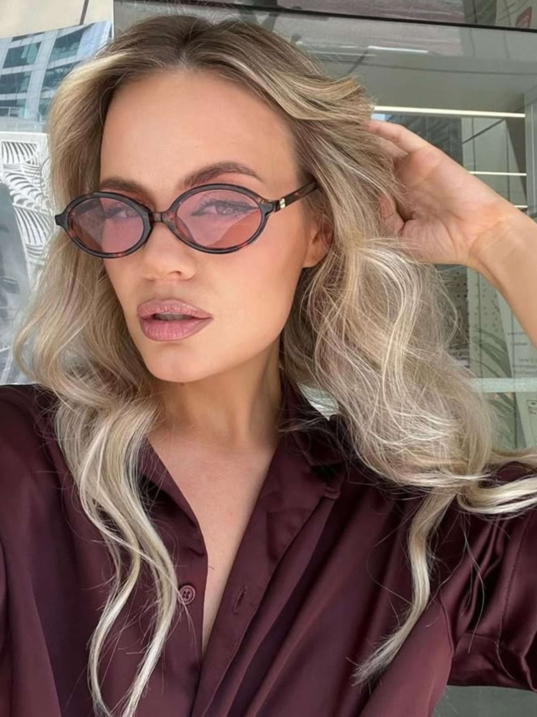 Clary | Chic Oval Sunglasses in first_variant_option1 | Elegant Women&