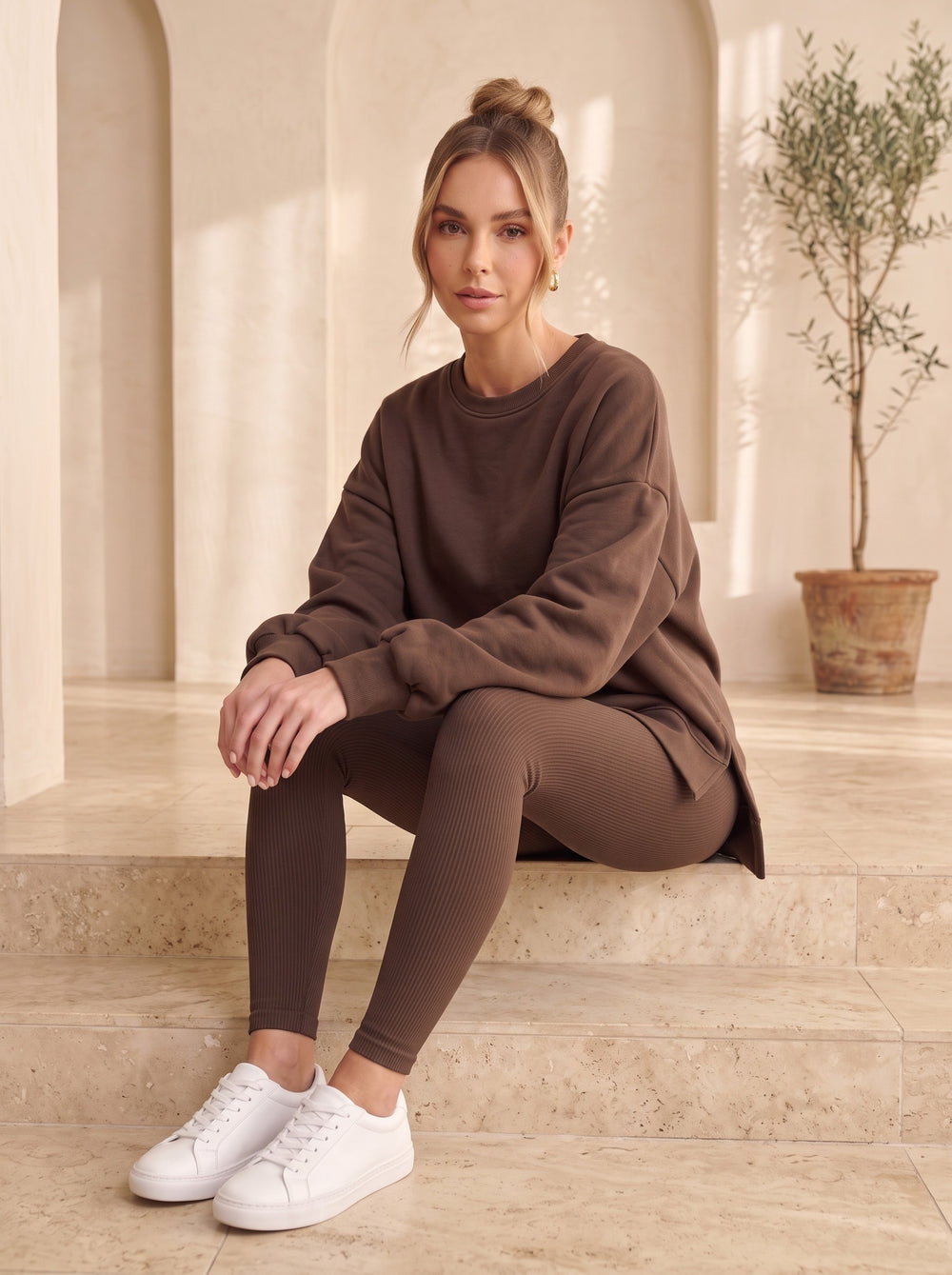 Dixie – Beige, studio, hero