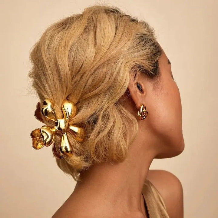 Lexie | Radiant Gold Clip in first_variant_option1 | Elegant Women&