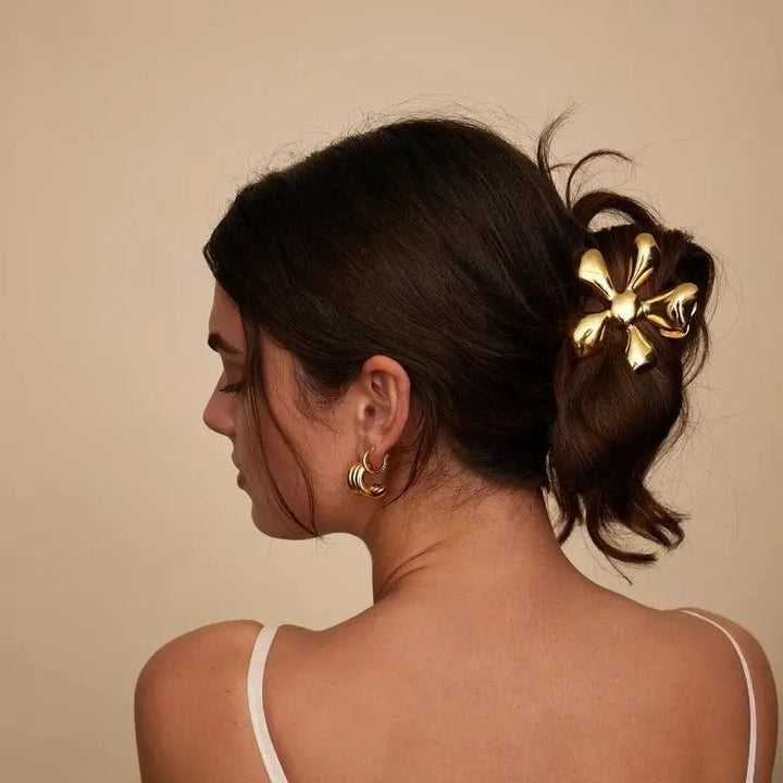 Lexie | Radiant Gold Clip in first_variant_option1 | Elegant Women&
