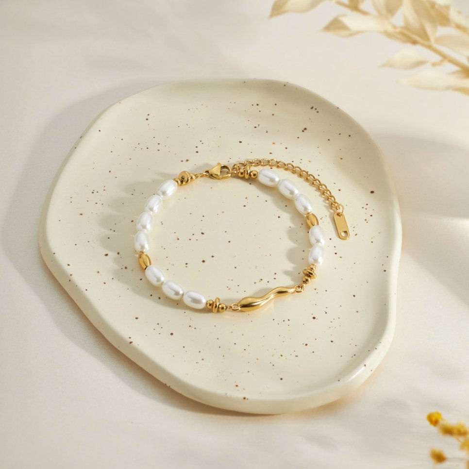 Veradis | Golden Wave Pearl Bracelet