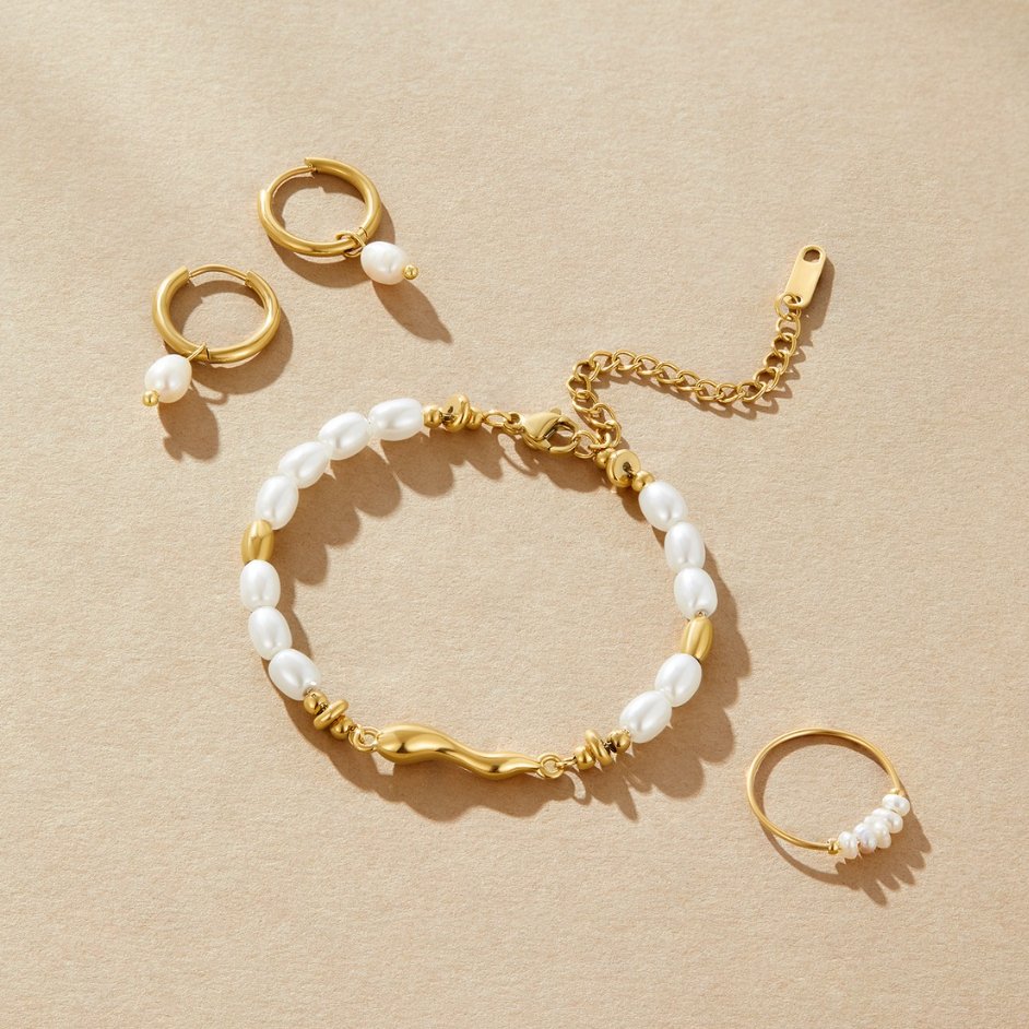 Veradis | Golden Wave Pearl Bracelet