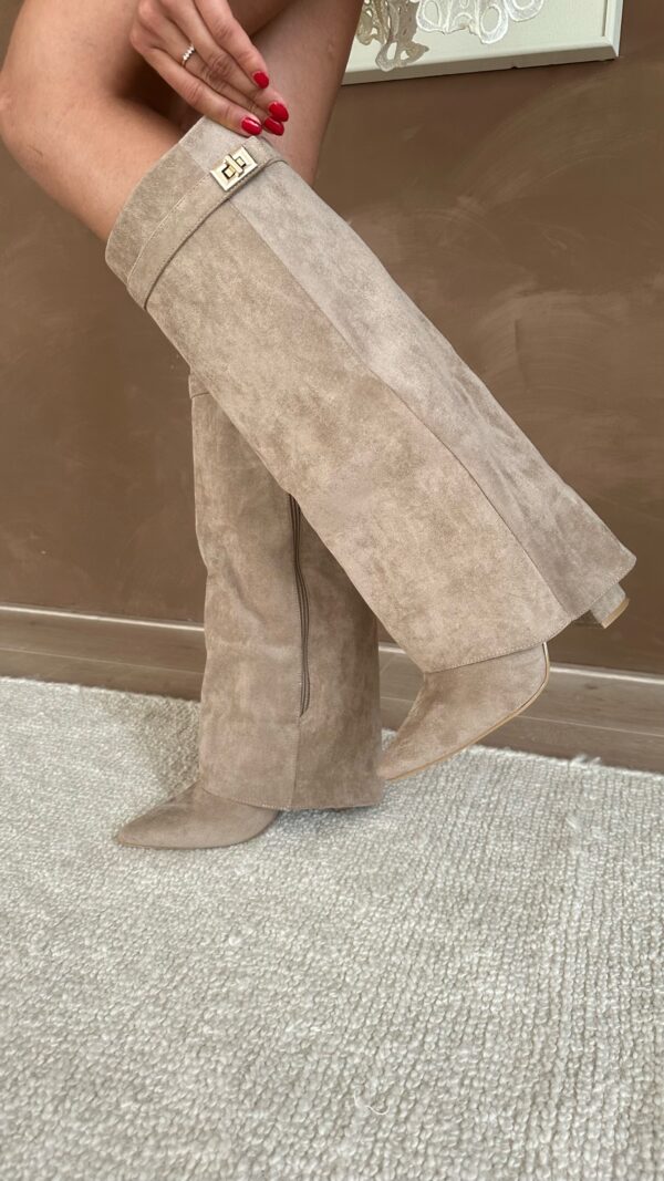 Parker | Inspired Oversized Boots in first_variant_option1 | Elegant Women&