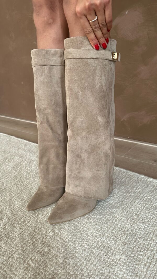Parker | Inspired Oversized Boots in first_variant_option1 | Elegant Women&