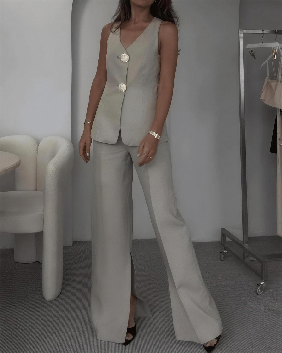 Pia – Grey, front full length