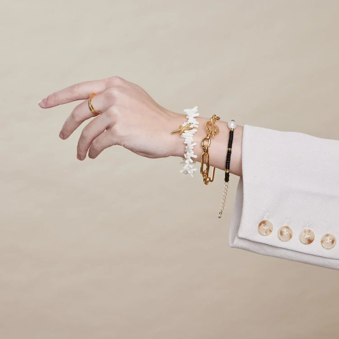 Quenna | Modern Link Bracelet in first_variant_option1 | Elegant Women&
