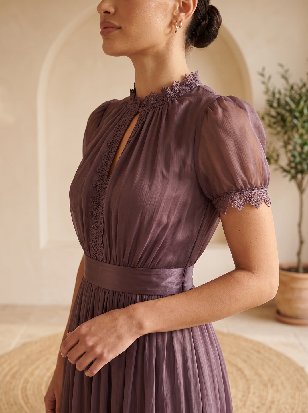 Sabine – Plum, close-up