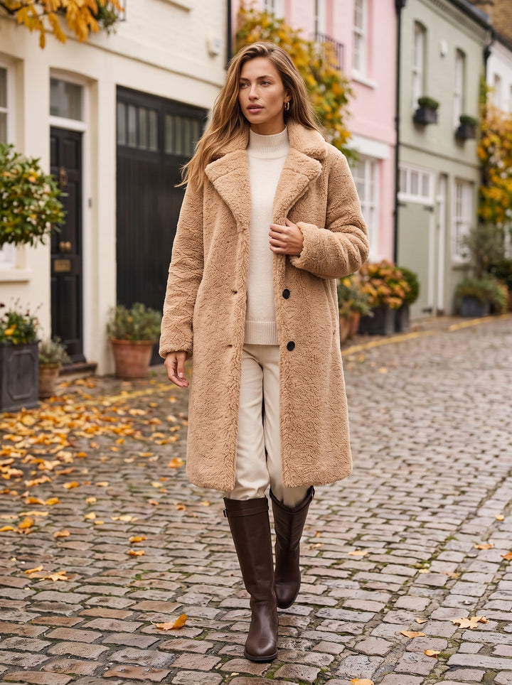 Saoirse – Camel, outdoor, hero