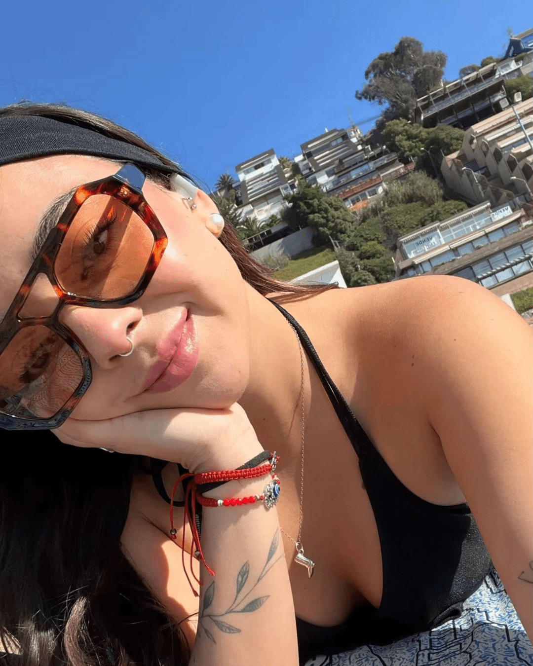 Swithin | Bold Geometric Sunglasses in first_variant_option1 | Elegant Women&