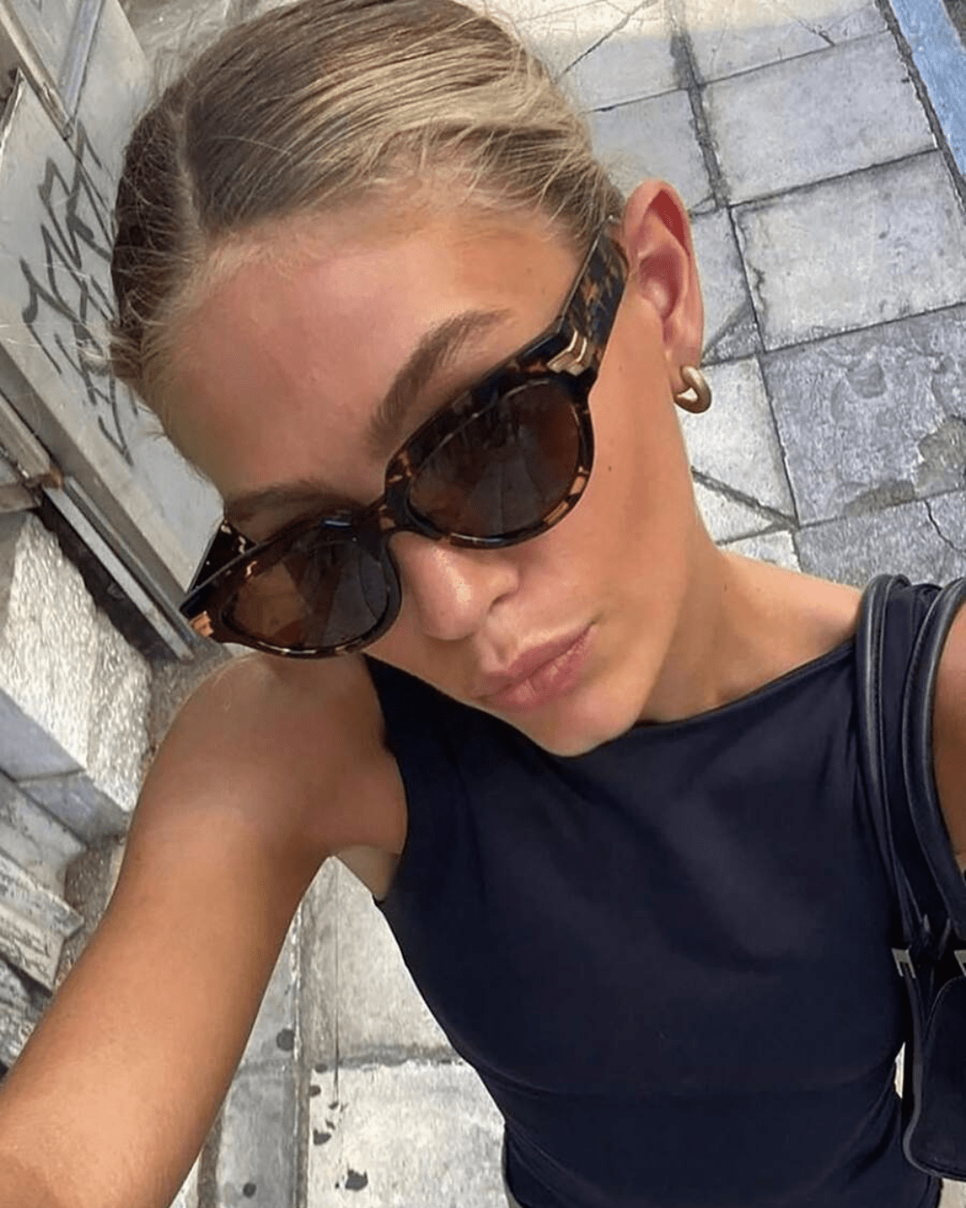 Thirza | Vintage Frame Sunglasses in first_variant_option1 | Elegant Women&