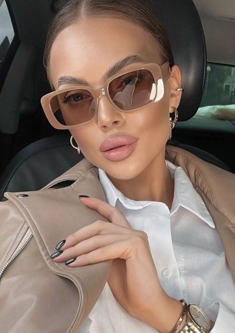 Vashti | Chic Square Sunglasses in first_variant_option1 | Elegant Women&
