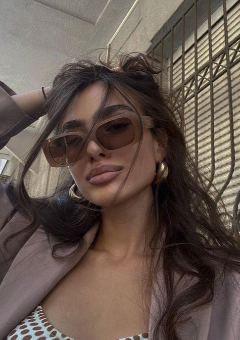 Vashti | Chic Square Sunglasses in first_variant_option1 | Elegant Women&