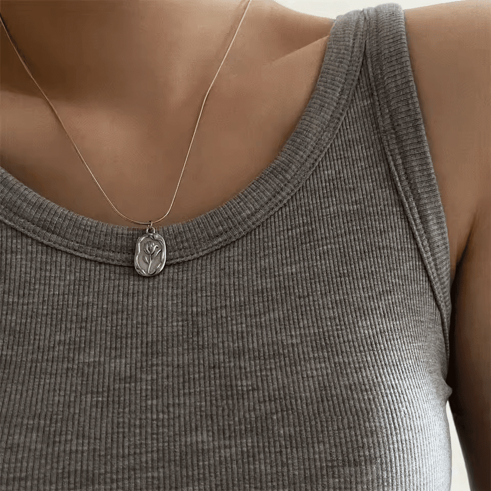 Venere Pendant Necklace in first_variant_option1 | Elegant Women&
